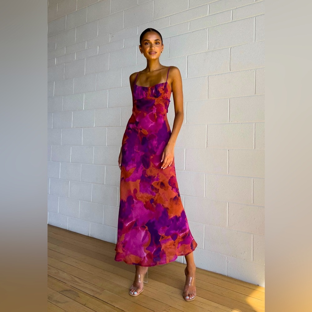 💫NWT Floral Maxi